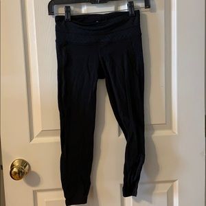 Black Athleta Cropped Leggings